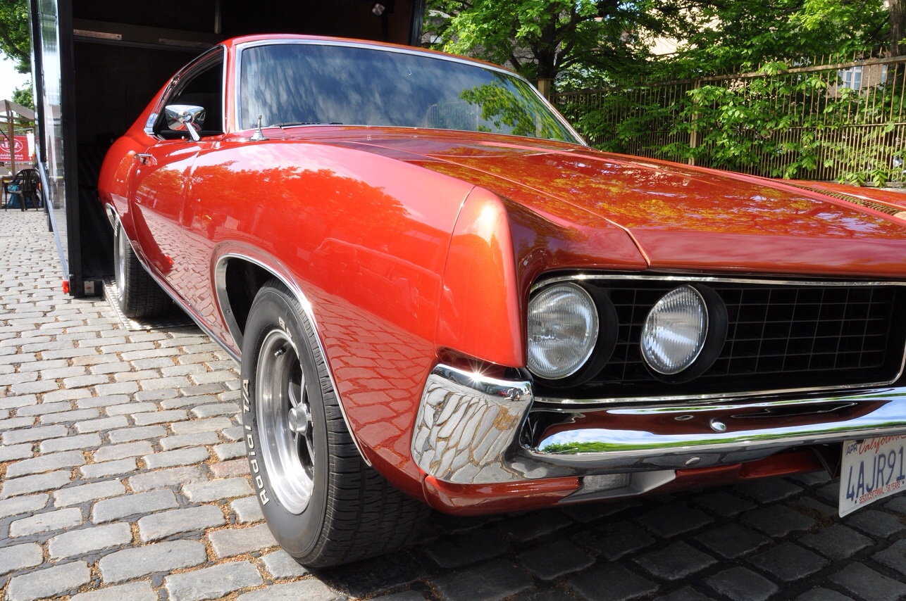 Von uns verchromte Stoßstange.